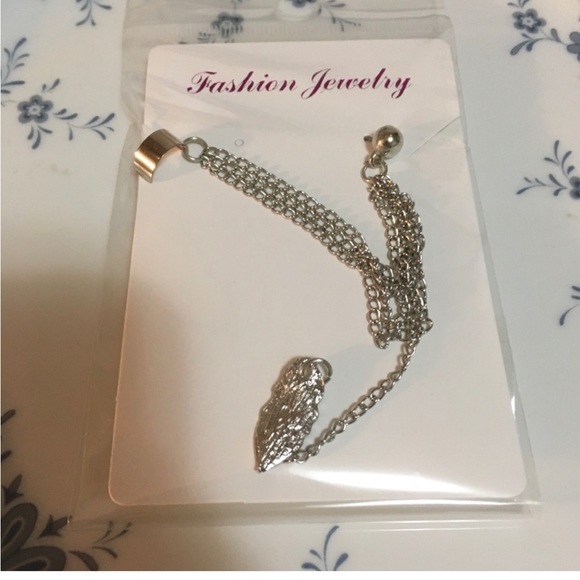 Chain Tassel Leaf Clip Ear Cuff And Earring (Piercing And Cuff) - Picture 3 of 5